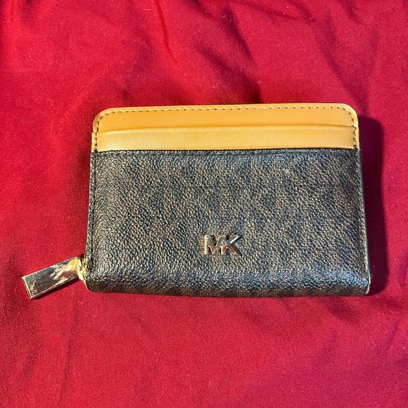 Michael Kors Jet Set Small Logo Wallet - Picture 3 of 6
